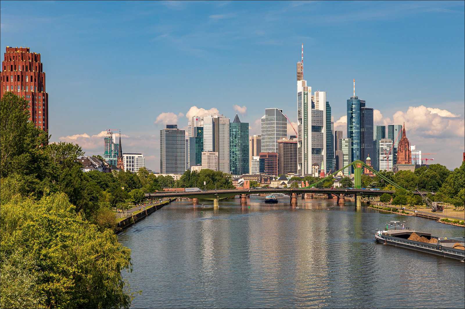 TKW-Gebaeudereinigung- Standort Frankfurt